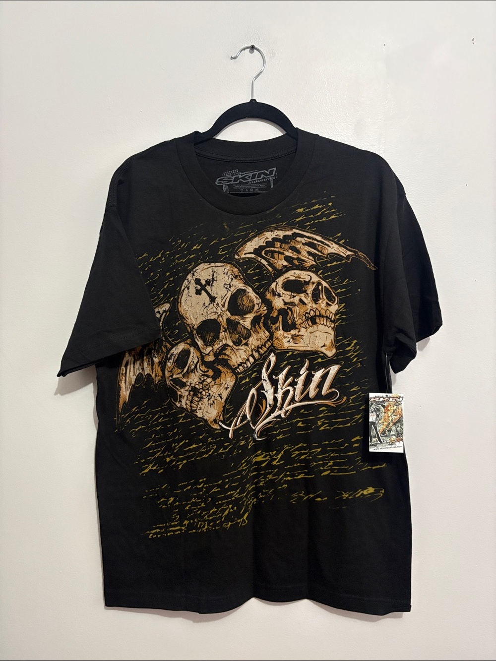 BNWT Skin Industries Vintage Skull Graphic Tee Skin Black Tee size L